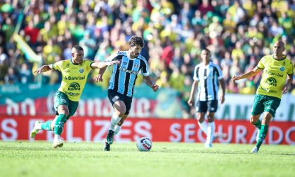 Grêmio larga em vantagem