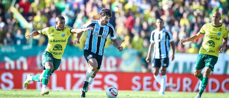 Grêmio larga em vantagem