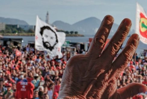 Lula vence no 1º turno, diz Datafolha