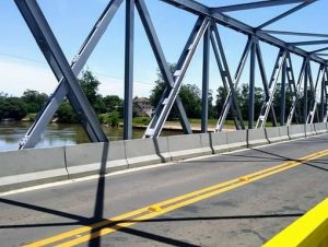 Ponte do Fandango será liberada para ônibus e caminhões até 24 toneladas