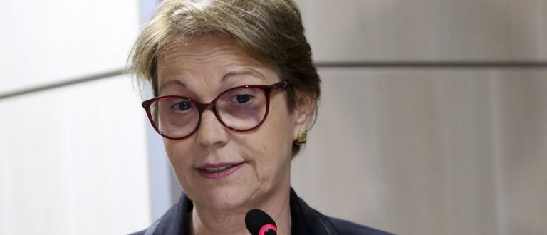 Brasil tem fertilizantes até outubro, garante ministra