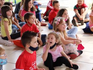 Páscoa encanta crianças nas escolas de Novo Cabrais