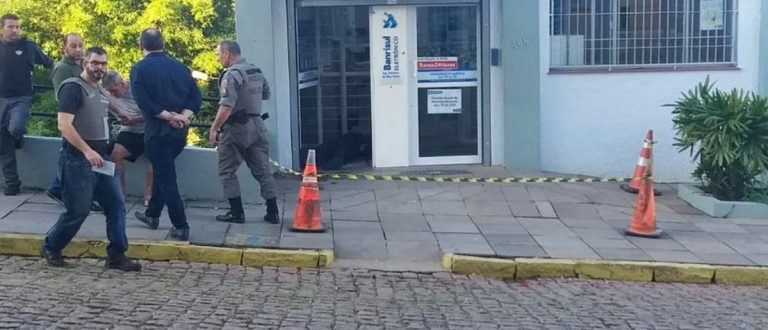 Bandido morre em assalto a banco com reféns em Santana da Boa Vista