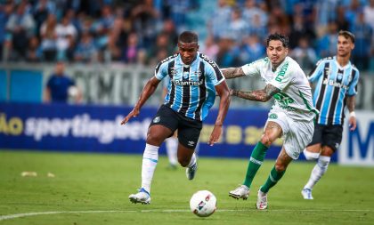 Chape bate Grêmio dentro da Arena