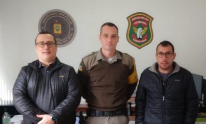 Comandante do 2º Batalhão Rodoviário recebe visita de promotores