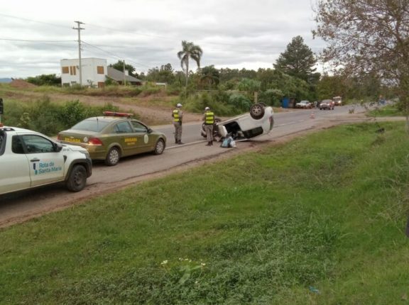Condutora ferida: carro e caminhonete colidem em Paraíso do Sul