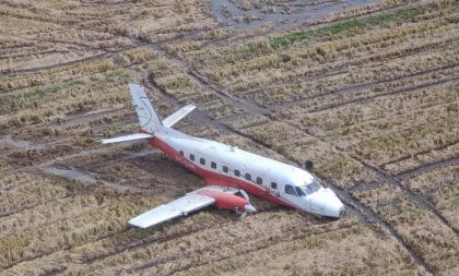 Após pouso de emergência em lavoura, pilotos de avião ficam feridos em Eldorado do Sul