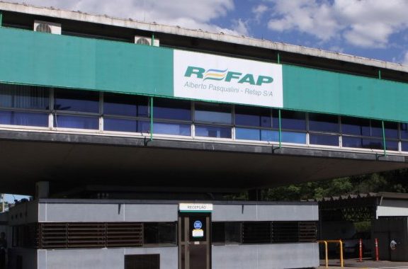 Petrobras dá inicio a venda de três refinarias, entre elas a Refap de Canoas