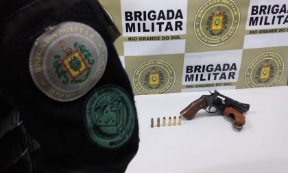 2º BABM detém homem com arma e munições no interior