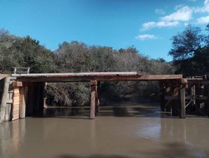 Ponte pela metade chama atenção na divisa Cachoeira/Encruzilhada