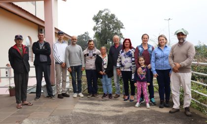 Produtores de Novo Cabrais debatem programa de incentivo à produção de uva