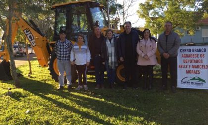 Cerro Branco recebe retroescavadeira JCB 4 x 4