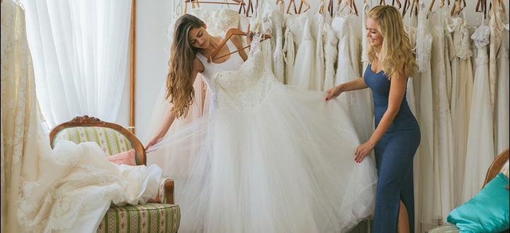 Casamento: vestido de noiva transparente é tendência