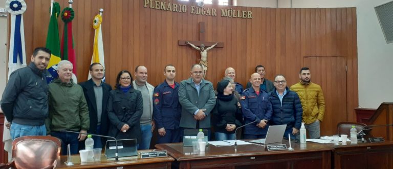 Câmara presta homenagem aos bombeiros