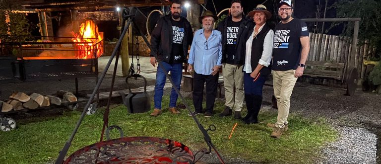 De viagem para o Uruguai, churrasqueiros da Bahia fazem assado em Cachoeira