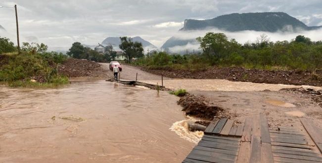 Linha Santo Antônio-Bairro Rio Branco: trânsito na ponte provisória é interrompido em Cerro Branco