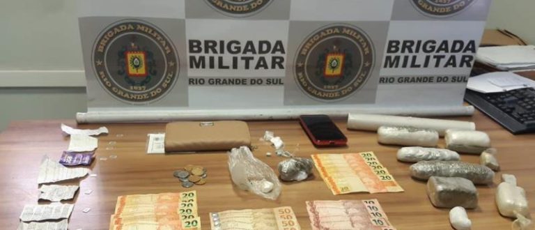 Drogas e chips de celular para dentro de penitenciária: cachoeirense é presa em ação da BM