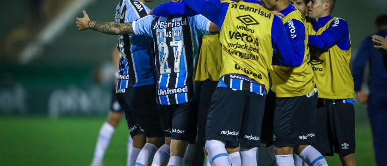 Grêmio retoma vice-liderança com vitória fora de casa