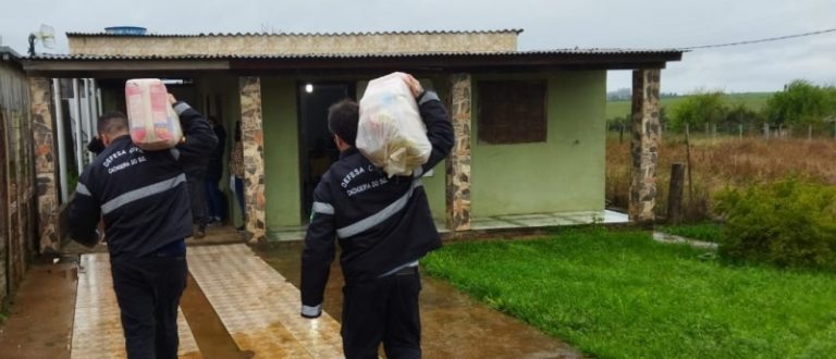 Defesa Civil faz nova entrega de alimentos para famílias afetadas pela estiagem