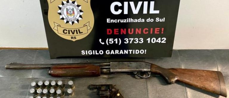 Casa de homem que ameaçava ex abrigava armas e munições em Encruzilhada do Sul