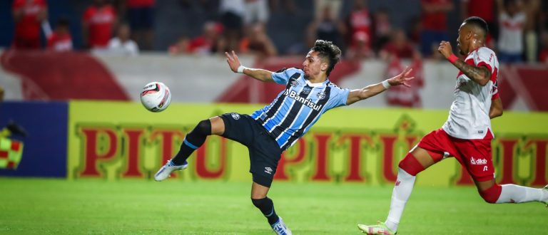 Grêmio perde para CRB com gols de goleiro