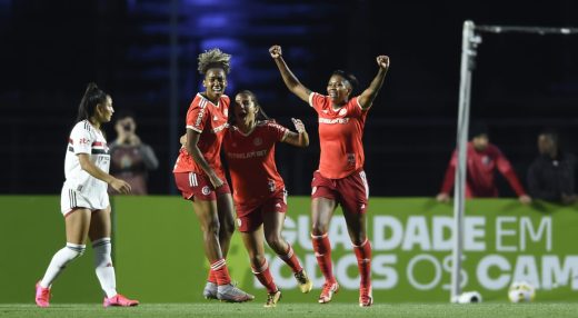 Inter e Corinthians fazem primeiro jogo da final do Brasileirão