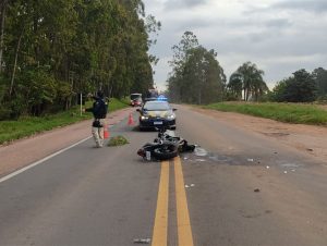 Motociclista fica gravemente ferido em acidente com caminhão de Cachoeira na BR-290