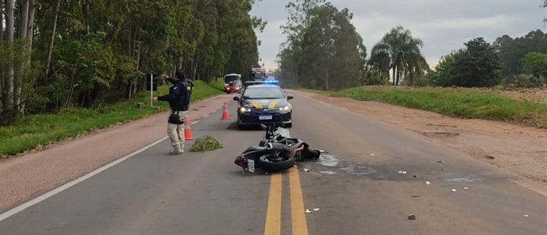 Motociclista fica gravemente ferido em acidente com caminhão de Cachoeira na BR-290