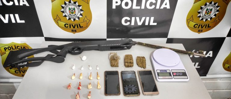 Polícia de Paraíso do Sul prende dupla por tráfico e posse de carabina modificada