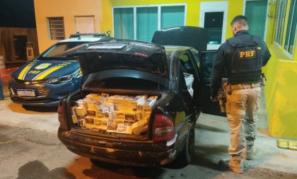 PRF apreende carga de cigarros contrabandeados em carro de Pantano Grande