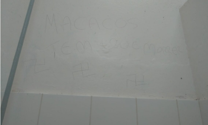 Frases racistas e desenhos de suásticas são encontrados na UFSM