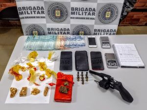 BM prende trio por tráfico e porte de arma no Bairro Oliveira