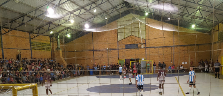 Com ginásio Ruy Barbosa lotado, público confere rodada do Campeonato de Futsal