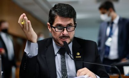 Senador apresenta pedido de CPI das pesquisas