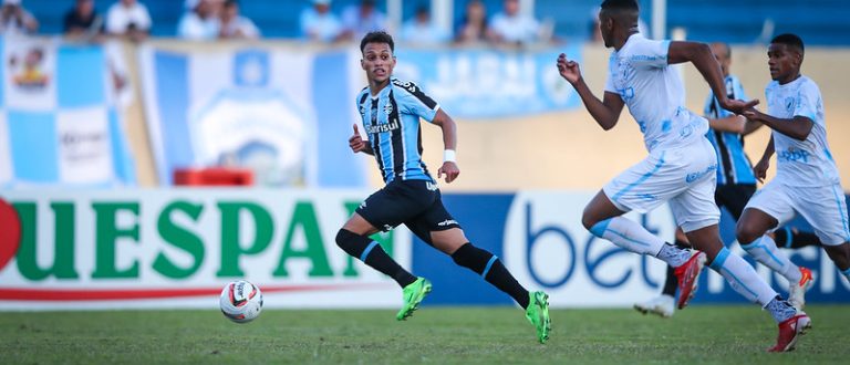 Grêmio empata com o Londrina no Estádio do Café