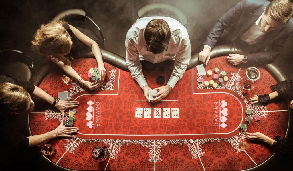 Jogar poker online grátis - 5 estratégias básicas para vencer!