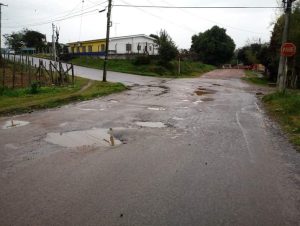 Famílias do Bom Retiro reclamam da buraqueira das ruas