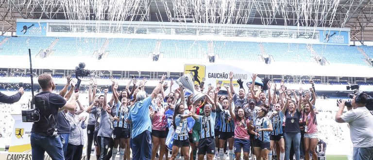 Na Arena, Grêmio goleia Internacional e é campeão gaúcho