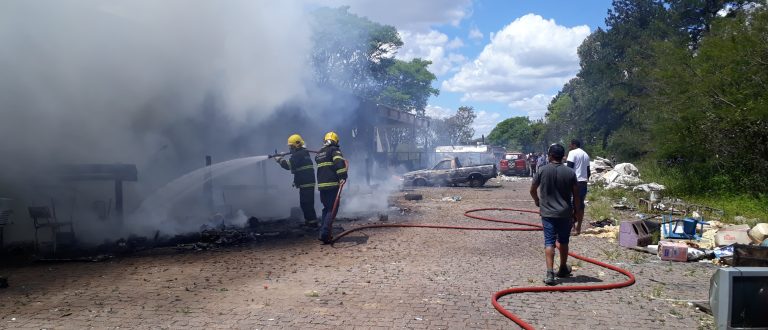 Incêndio atinge empresa situada na antiga ferroviária de Cachoeira