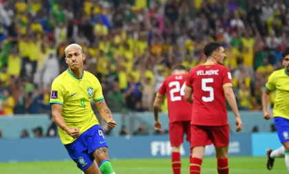 Com golaço de Richarlison, Brasil domina Sérvia