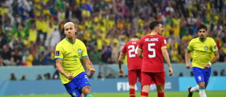 Com golaço de Richarlison, Brasil domina Sérvia