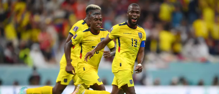 Equador abre Copa derrotando seleção anfitriã