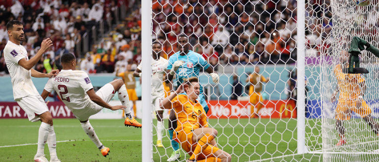 Holanda supera Catar por 2 a 0 para avançar como primeira do Grupo A