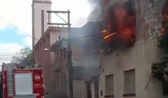 Escritório de agronomia pega fogo no centro de Cachoeira