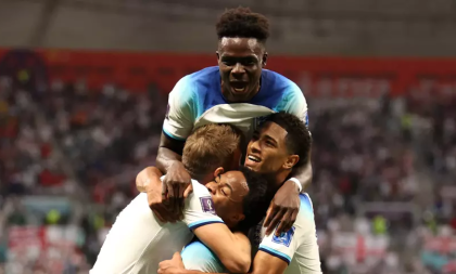 Inglaterra vence Irã com goleada