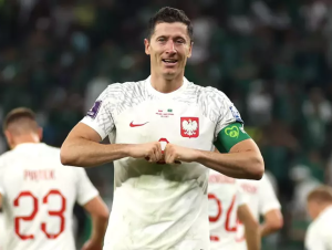 Lewandowski marca na vitória da Polônia