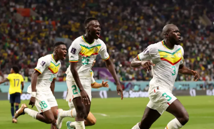 Com homenagem a ídolo, Senegal bate Equador e vai às oitavas da Copa