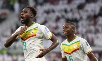 Senegal marca três gols e vence o Catar