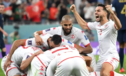 Tunísia vence França, mas está fora da Copa