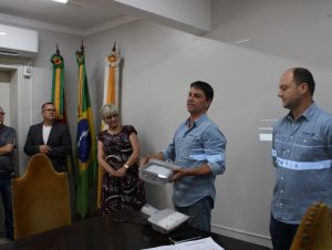 Zé Otávio assina contrato para modernizar sistema de iluminação de Cachoeira